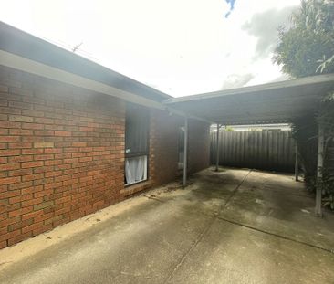 Charming 2-Bedroom Unit in Seaholme - Photo 2