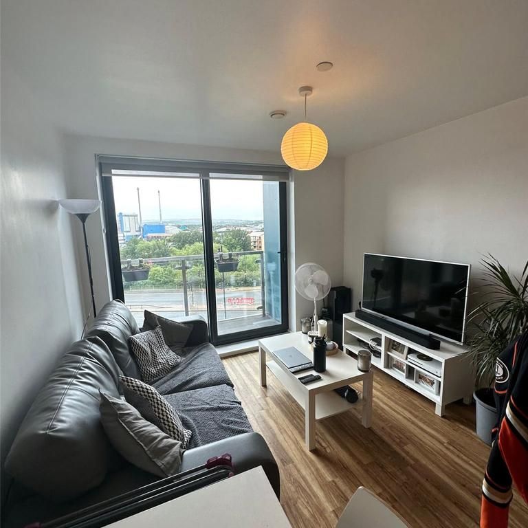 1 bedroom flat to rent - Photo 1