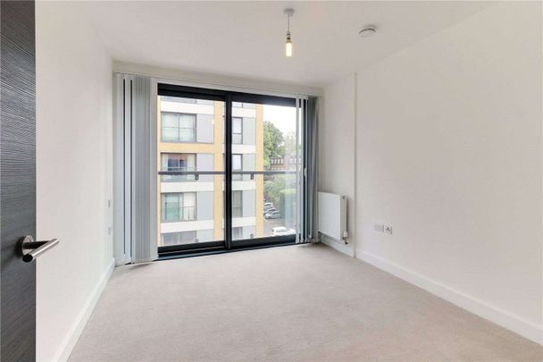 A stylish apartment boasting contemporary accommodation. - Photo 1