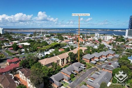 Easy Living in Southport - Photo 4