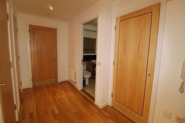 Apartment to rent in Dublin, Ringsend - Photo 1