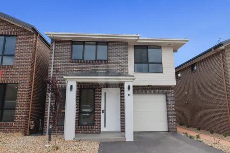 “Modern Brand new 4-Bedroom Townhouse in Riverstone up for LEASE!” - Photo 2