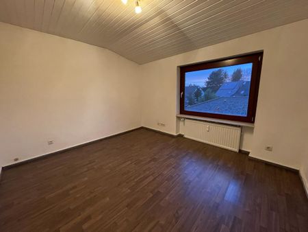 Gemütliche Maisonette-Wohnung mit Terrasse in Braunschweig-Ölper! - Photo 3