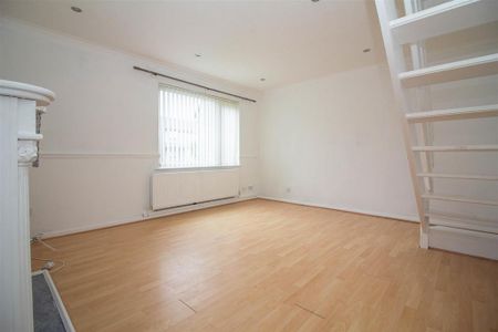 2 bedroom semi-detached house to rent - Photo 2