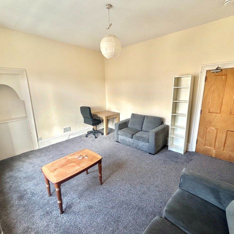 3 bedroom apartment to rent - Photo 1