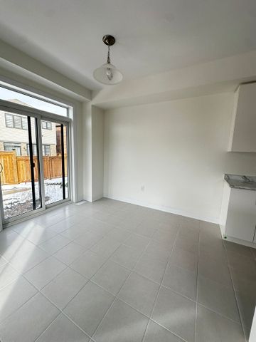 For Lease - 32 AMOS Avenue, Brantford, Ontario - Photo 2