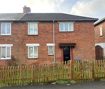 4 bedroom semi-detached house to rent - Photo 5