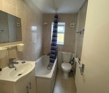 1 Bed Flat, Moree Way, N18 - Photo 1