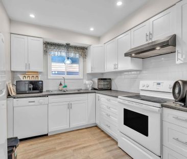 For Lease - 210 Olympic Crescent, London North, Ontario - Photo 2