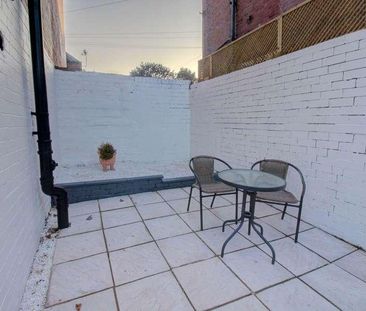 Henley Crescent, Leeds, LS13 - Photo 4