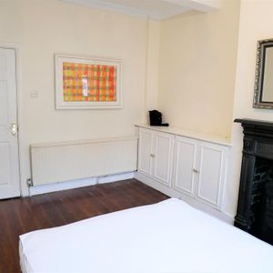 1 bedroom house of multiple occupation to rent - Photo 2