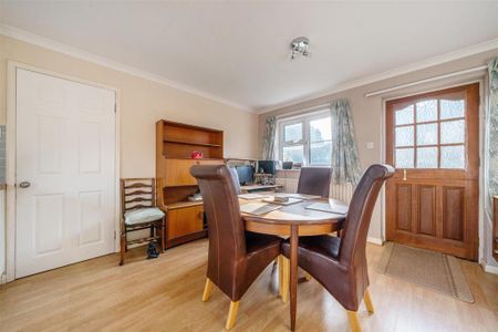 3 bedroom semi-detached house to rent - Photo 4