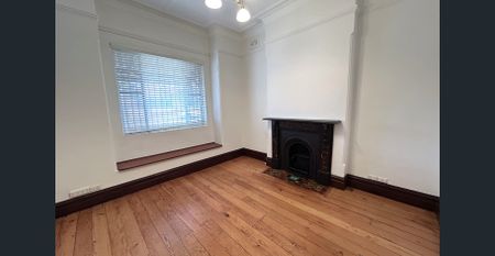 Spacious Family Retreat in Prime Location! - Photo 5