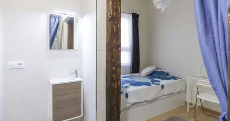 Calle de San Bernardo, Madrid, Community of Madrid 28015 - Foto 5