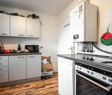 Tolle Dachgeschosswohnung mit Einbauküche in guter Lage vom beliebt... - Foto 3