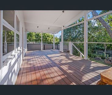 28 Billington Street, Labrador, Qld 4215 - Photo 4