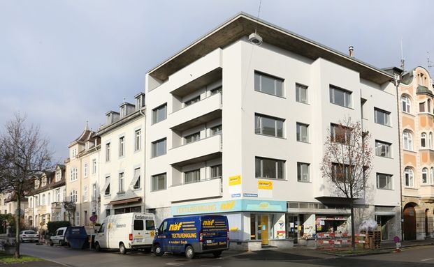 Renovierte Dachwohnung im beliebten Bachlettenquartier - Photo 1