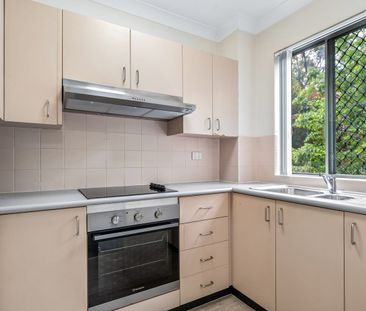 Sundrenched and Secure 1-Bedroom Apartment in a Prime Location - Photo 3