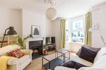 2 bedroom terraced house to rent - Photo 2