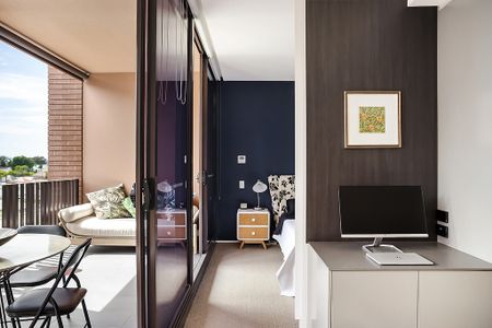 Flawless one-bedder with city views - Photo 3