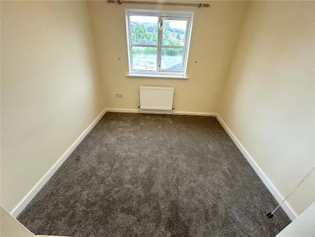 4 bedroom detached house to rent - Photo 5