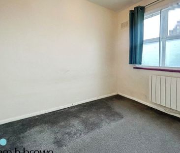 High Street - Photo 3