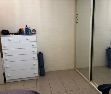 South Perth - Photo 3