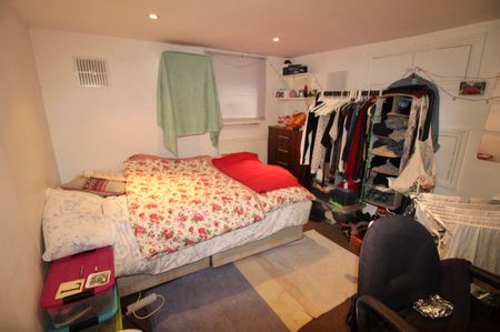 5 Bed - 19 Welton Place, Hyde Park, Leeds - LS6 1EW - Student - Photo 4