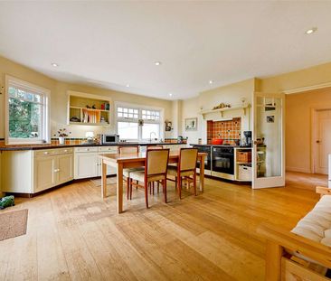 This stunning riverside property sounds ideal for those looking to ... - Photo 1