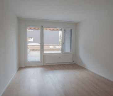 Sanierte Wohnung mit grosser Terrasse zu vermieten - Photo 1