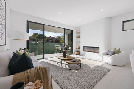 Brand New 5-Bedroom Family Home in Merrylands West!!! - Photo 3