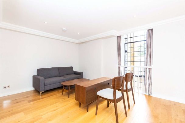 A well presented one bedroom apartment within church conversion in Angel. - Photo 1