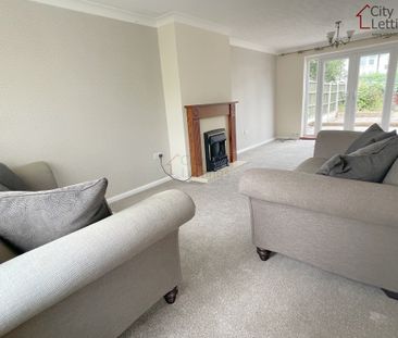 3 Bedroom Mid Terraced House - Photo 3