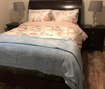 Detached Home For Lease | W9250912 - Photo 3