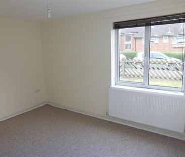 3 bedroom flat to rent - Photo 6