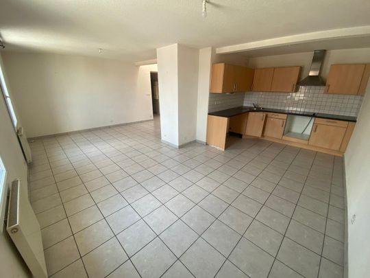 Location Appartement 4 pièces 69m² EVIAN LES BAINS 74500 - Photo 1