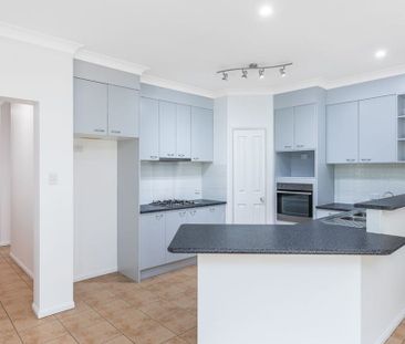 4 Hoya Close, North Lakes QLD 4509 - House For Rent - $670 | Domain - Photo 3