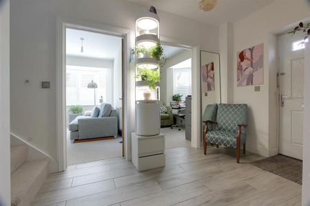 4 bedroom detached house to rent - Photo 4