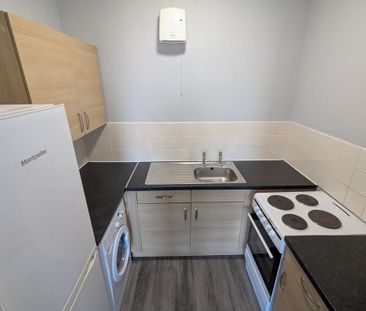 3 bedroom apartment to rent - Photo 6