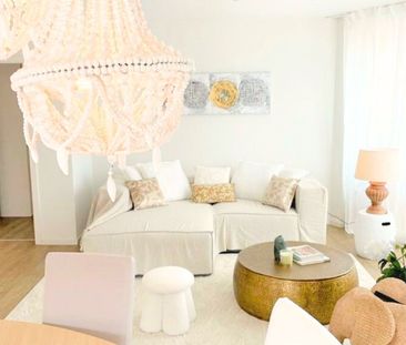 AN ELEGANT LIFE IN A HOLIDAY ATMOSPHERE - Photo 1