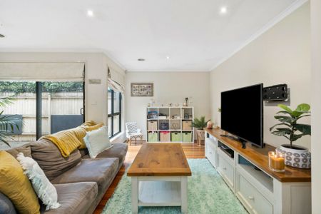 Beautiful Family Home! - Photo 2