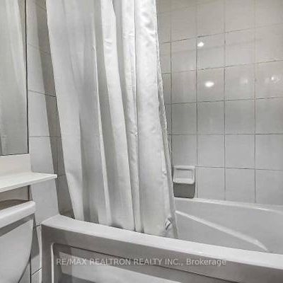 Furnished Bachelor + Den for Lease Downtown! - Photo 4