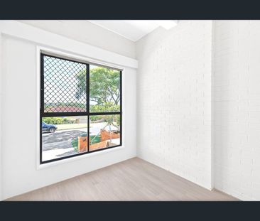 Lovely Low-Set Family Home | Mansfield Catchment | Extra Study | La... - Photo 6