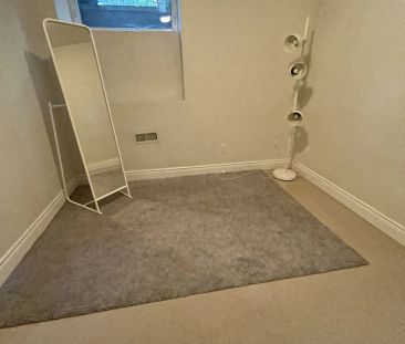 20 Hazelglen Avenue #Lower 2 - Photo 4