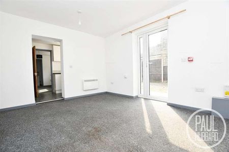 Beresford Road, Lowestoft, Suffolk, NR32 - Photo 3