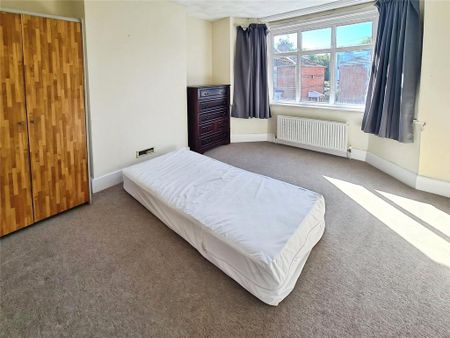 5 bedroom detached house to rent - Photo 3