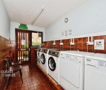 1 bedroom retirement property to rent - Photo 1