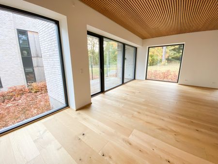 Nybygget og rummelig 3-værelses lejlighed i fantastiske omgivelser - Foto 5