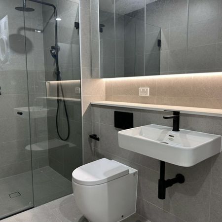 Brand New Studio Apartment - Available now! - Photo 4