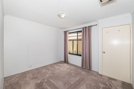 4 CHELSEA CIRCUIT, Success WA 6164 - House For Rent | Domain - Photo 2